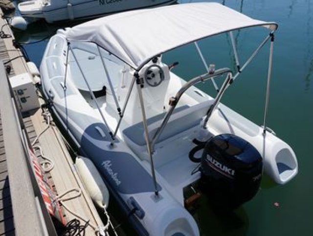 package semi-rigides V550 sunline en navigation